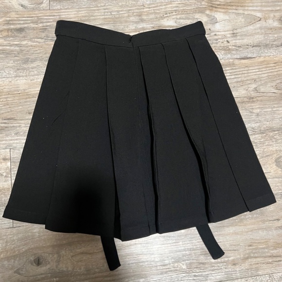 Lace Detail front skirt - Picture 3 of 8